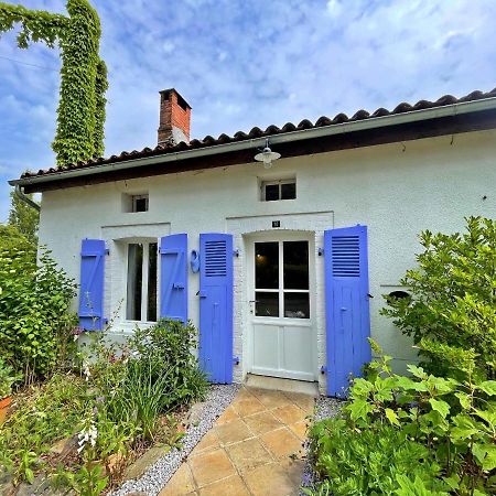 Champs Chevrier Villa Mezieres-sur-Issoire Exterior foto