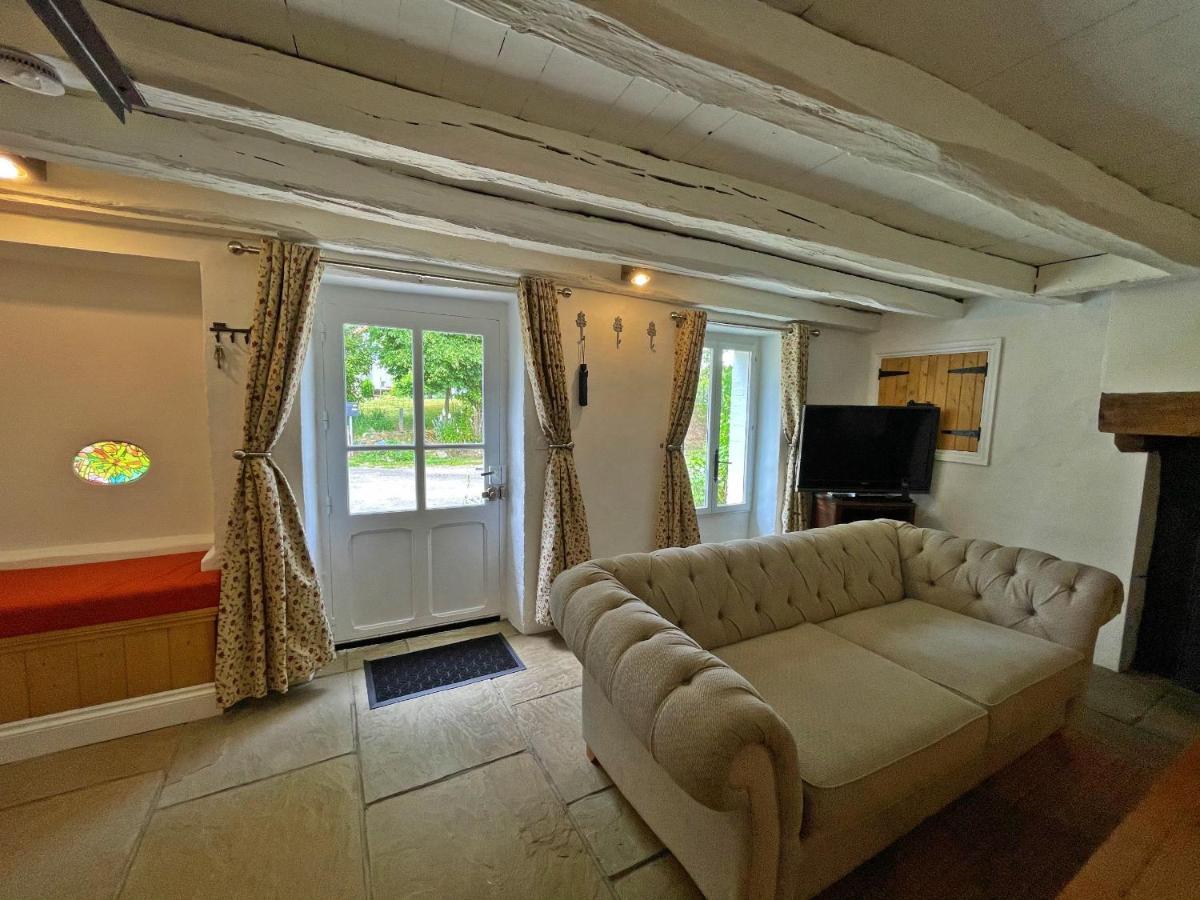 Champs Chevrier Villa Mezieres-sur-Issoire Exterior foto