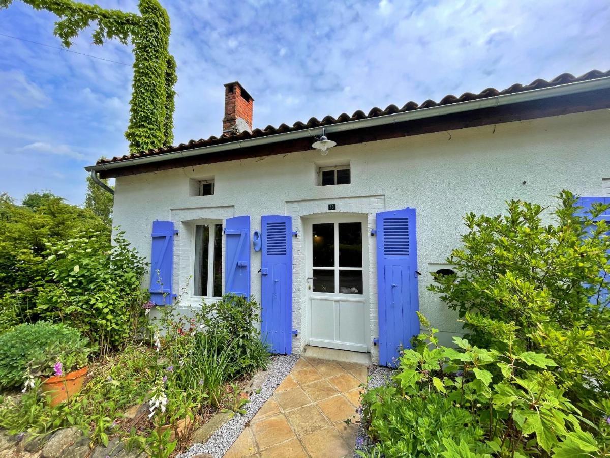 Champs Chevrier Villa Mezieres-sur-Issoire Exterior foto
